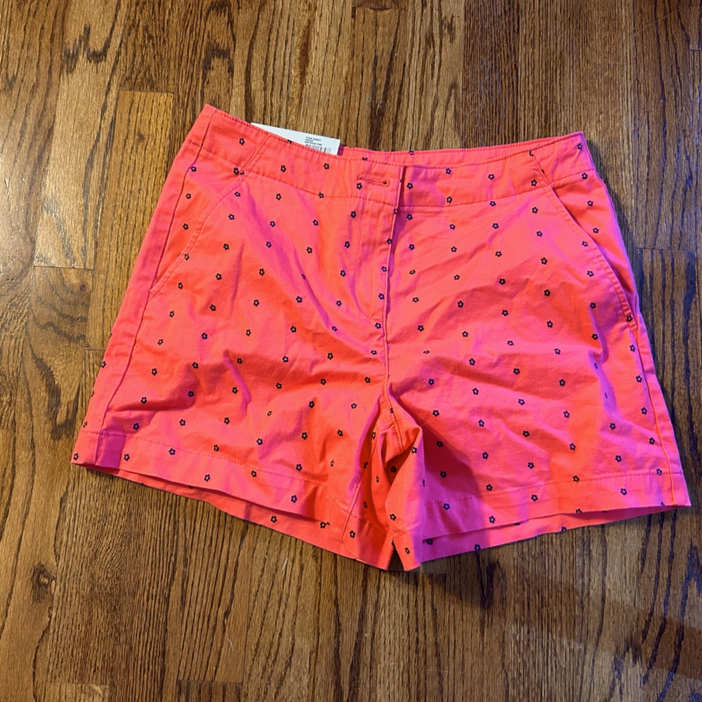 New with tags -women’s Nautica size 8 shorts